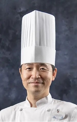 開発担当シェフ 君島 英二