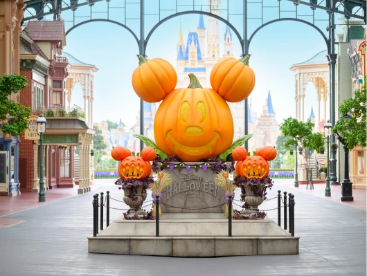 パーク内のハロウィーンデコレーションのイメージ(1)