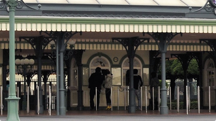 6.Enter Tokyo Disneyland from the Main Entranceのイメージ